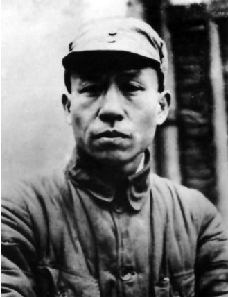 1941年,时任中共华中局书记、新四军政治委员的刘少奇 1941年,时任中共华中局书记、新四军政治委员的刘少奇