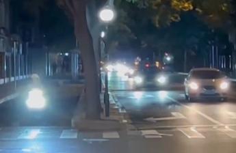 记者调查电动自行车滥用远光灯 专家提醒：引发事故可获刑