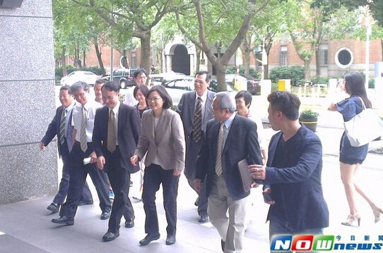 ��Ӣ��̸����������������ǫ̈̄�����Ӧ��������