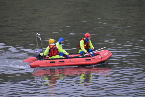 ̨�帴�˺��տ��ѵ�6�յ�̺ʽ�������жϣ�ͼ��